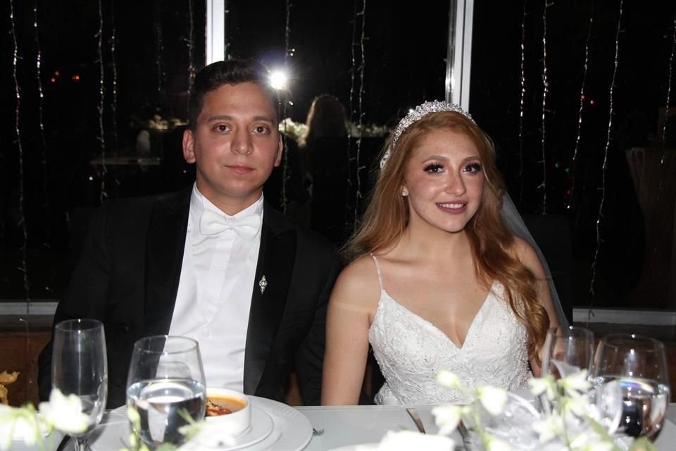 José Luis Tamez Cantú y Damary Mayela de la Rosa Cavazos