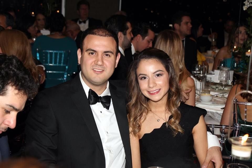 Héctor Pasillas y Samantha Robles