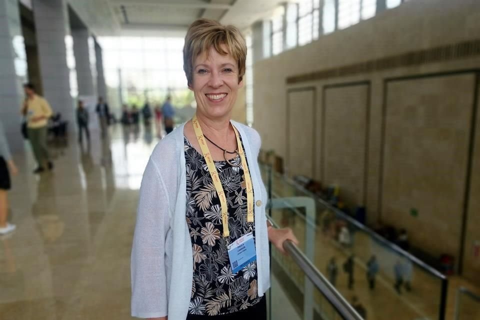 Paula Cannon (Liverpool, 1962) es profesora del departamento de Microbiología Molecular e Inmunología en la Escuela de Medicina de Keck, en la Universidad de California del Sur.