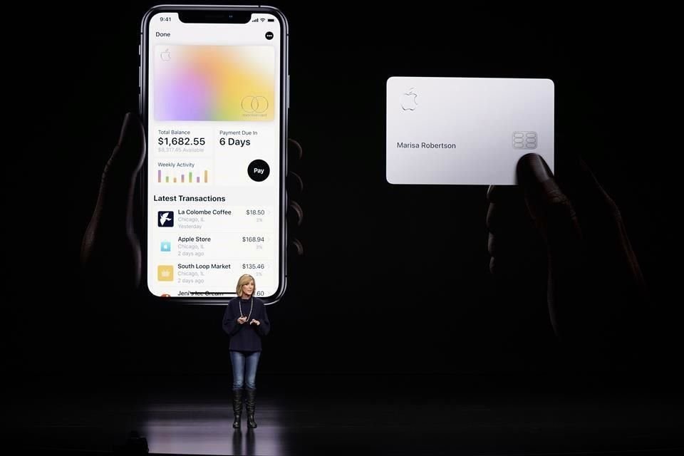Apple anunció el producto en marzo, con el objetivo de atraer a los dueños del iPhone al ofrecer una tarjeta con un 2 por ciento de descuento en compras con el servicio Apple Pay, sin tarifas y una aplicación para administrar las finanzas relacionadas.