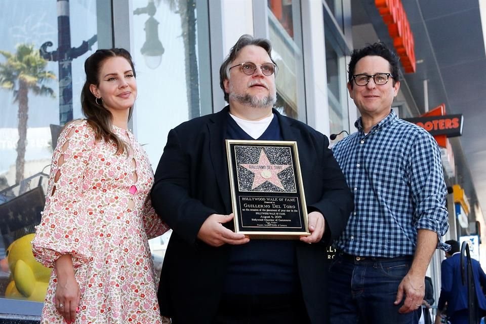 Lana del Rey, Guillermo del Toro y J.J. Abrams durante la presentación.