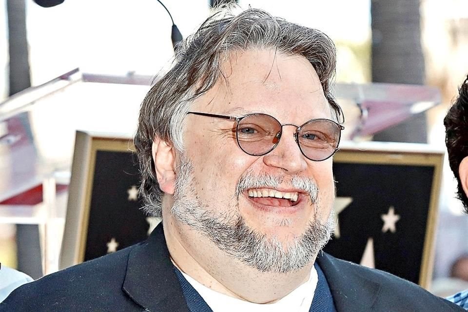 Del Toro recibió el martes su estrella en el Paseo de la Fama.