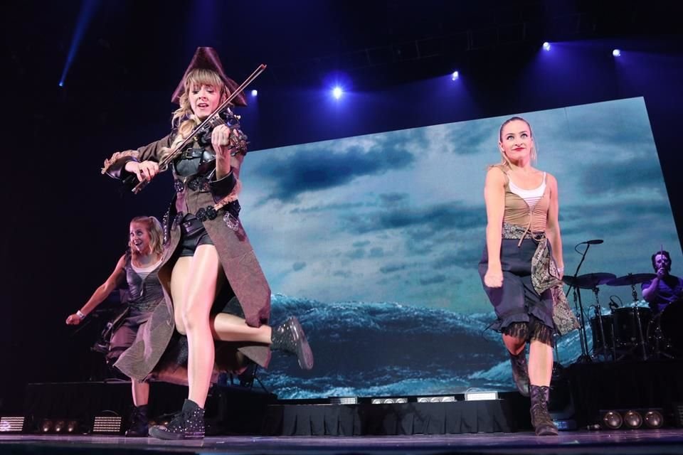 'Guardian', 'The Upside' y 'Mirage' fueron algunos de los temas con los que Lindsey Stirling encantó a su público.