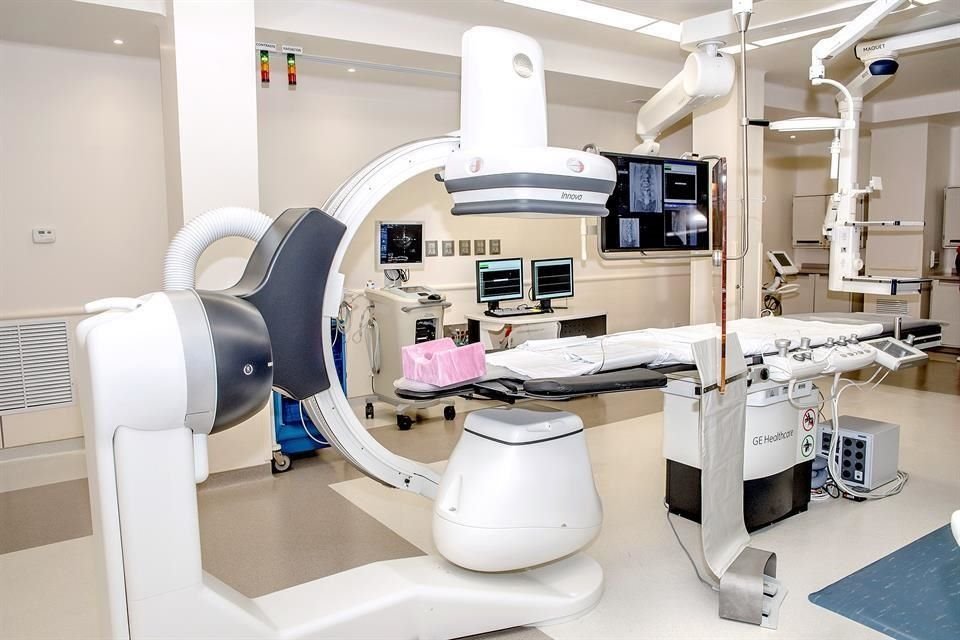 Las nuevas instalaciones ubicadas en el segundo piso del hospital dentro del área de cirugía, cuentan con equipo altamente capacitado y tecnología de última generación para hacer estudios vasculares.