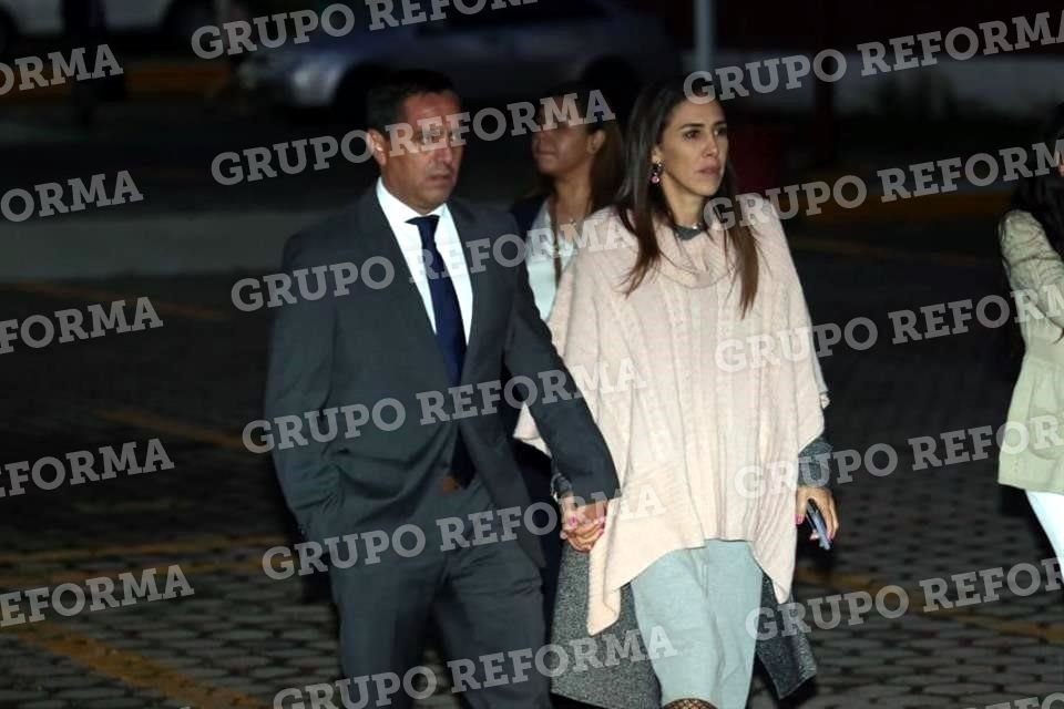 Mariana Moguel Robles, hija de Rosario Robles, a su salida de la audiencia donde un juez vinculó a proceso a la ex Secretaria federal.