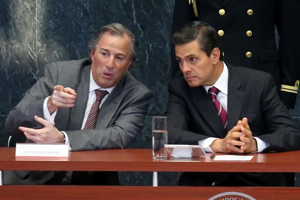 Juez que procesó a Robles pidió a FGR aclarar si EPN está involucrado en Estafa Maestra, y sugirió indagar a Meade, ex titular de Sedesol.