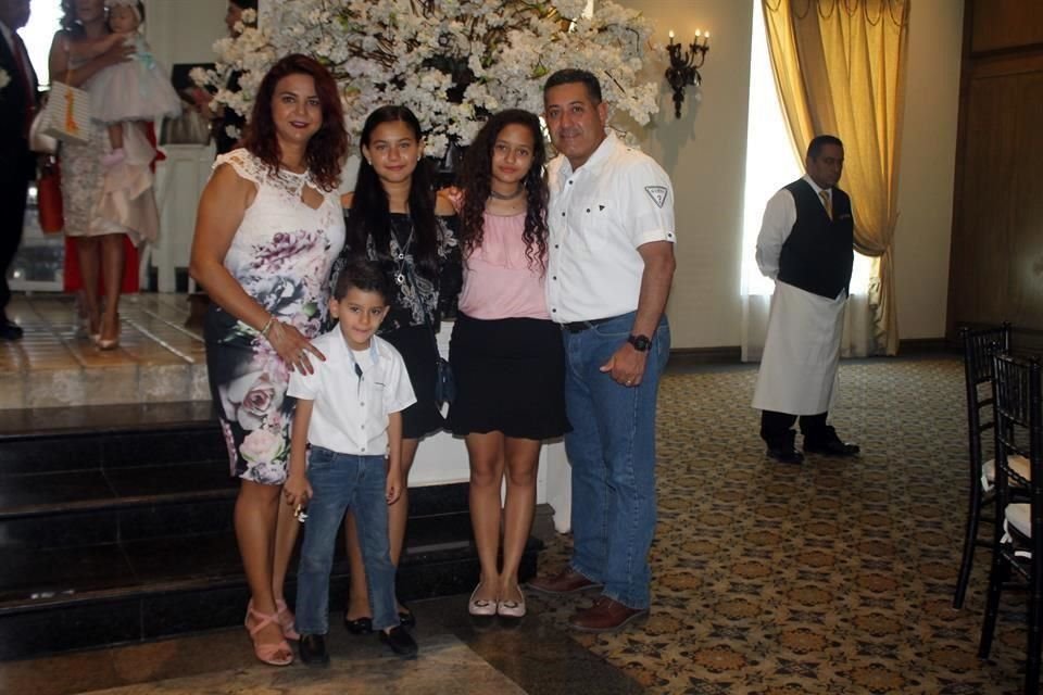 Griselda Silva de Garza, Jorge Garza Silva, Liliana Garza Silva, Mariana Garza Silva y Jorge Garza