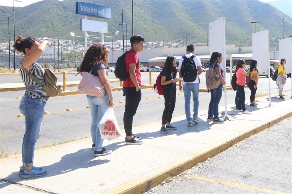 gún la Comisión Nacional del Agua, la canícula, que tradicionalmente va del 14 de julio al 24 de agosto, promedió 32.2 grados hasta ayer, contra los 29.8 registrados en el 2018. 