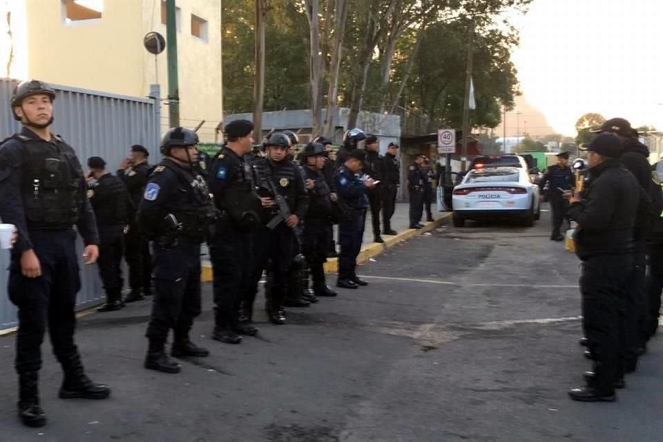 Por el incendio se registra movilización policiaca en inmediaciones del penal capitalino.
