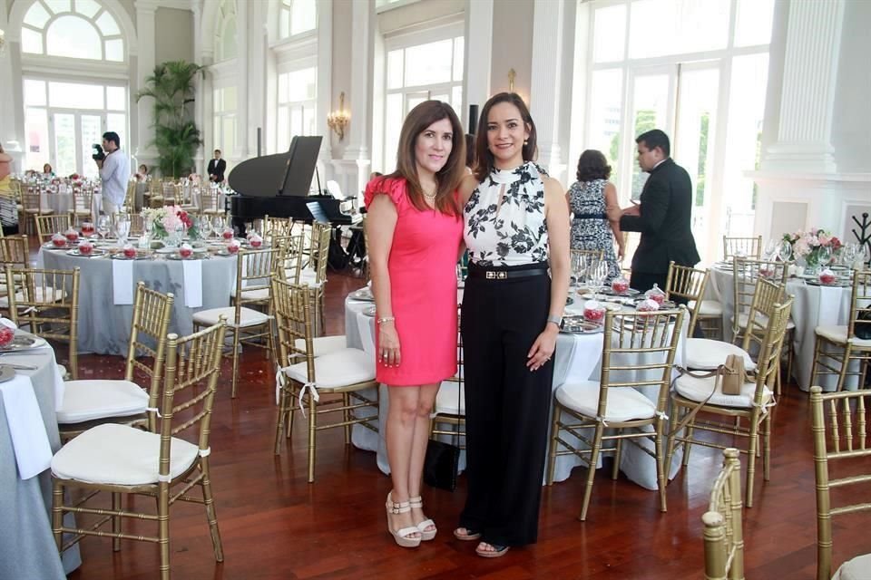 Ivette Abarca y Marcela de la Rosa de Ramírez