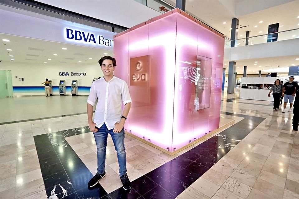 Como estudiante del Tec de Monterrey, Julián Ríos Cantú creó un brasier capaz de identificar masas anormales en las glándulas mamarias, su proyecto derivó en Eva Clinic.