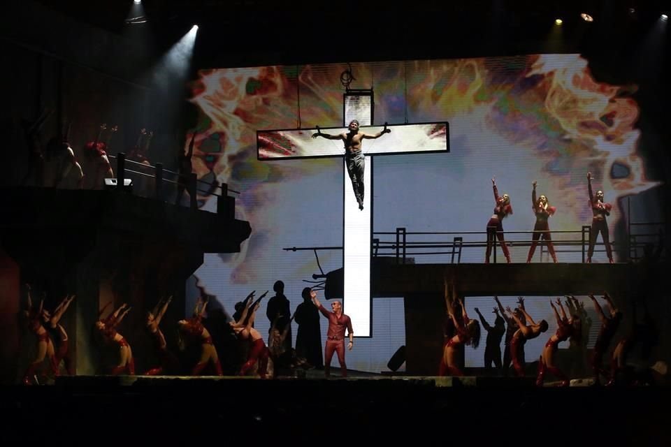 La ópera rock narra siete días en la vida de Jesús de Nazareth, desde la víspera de su entrada a Jerusalén hasta la crucifixión.<br>