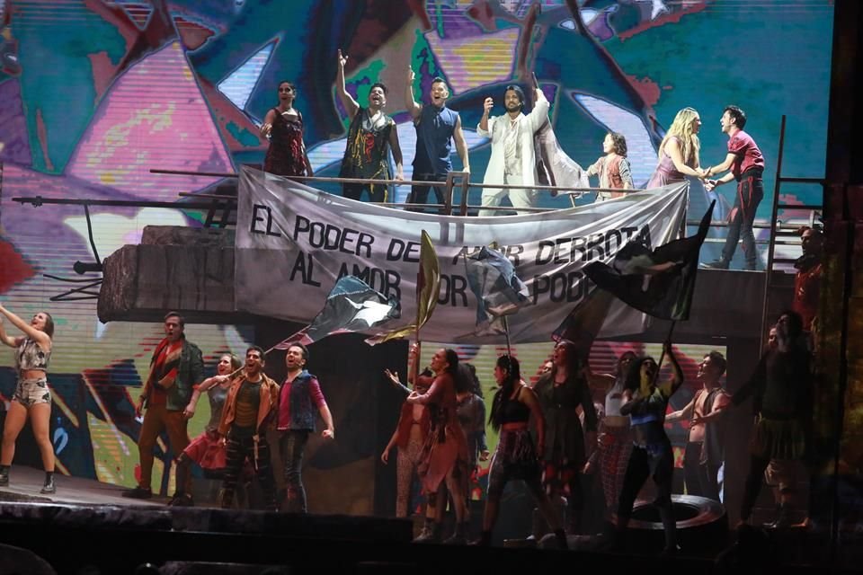 El espectáculo se presentó en la Arena Monterrey este sábado.