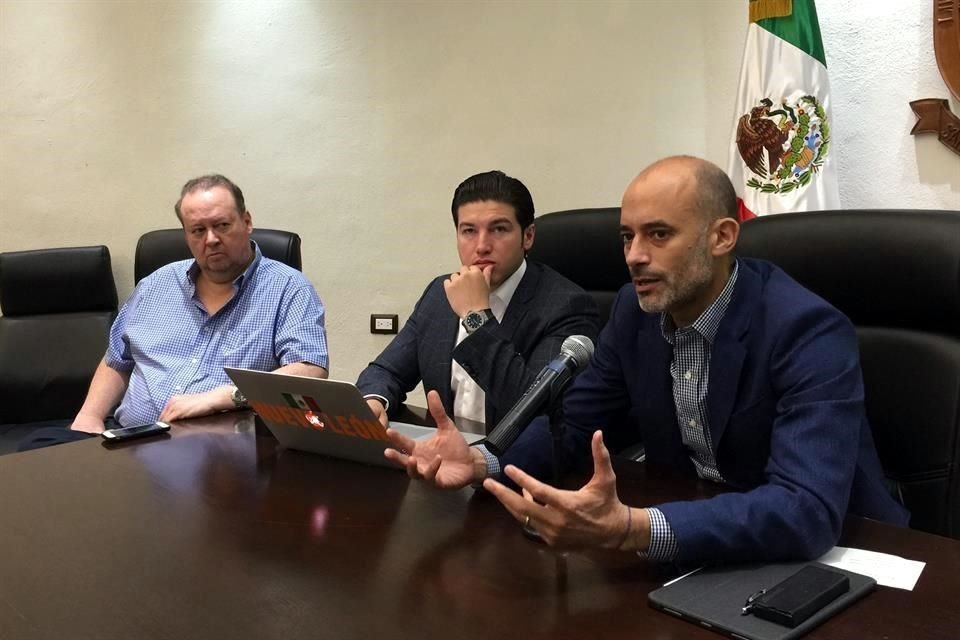 El Senador Samuel García se reunió con el Alcalde de San Pedro, Miguel Treviño, y acordaron proponer que sea obligatorio que escuelas y empresas del área metropolitana tengan planes de movilidad.