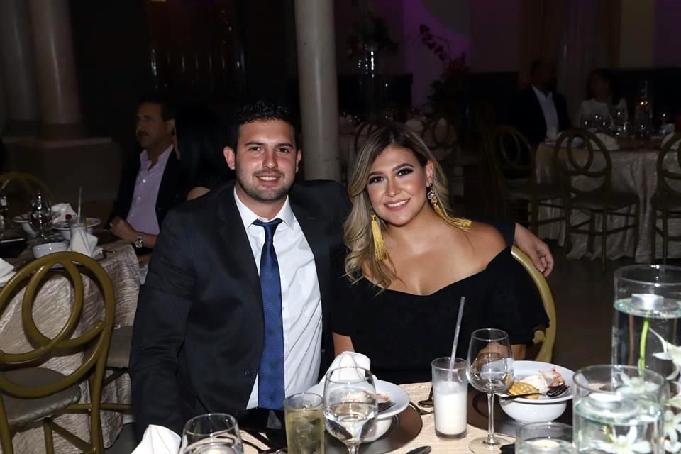 Aarón Quiroz  y Alejandra Treviño