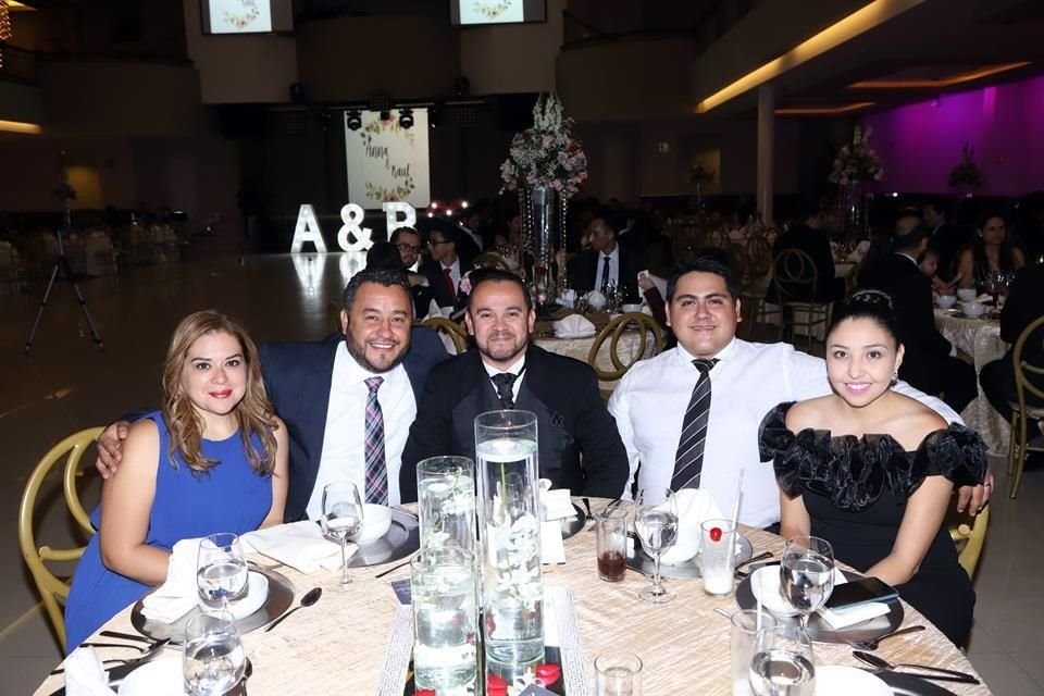 Gladys Vázquez, Genaro Ibarra, Roberto Montiel, Samuel Ortiz y Lorena Cortez