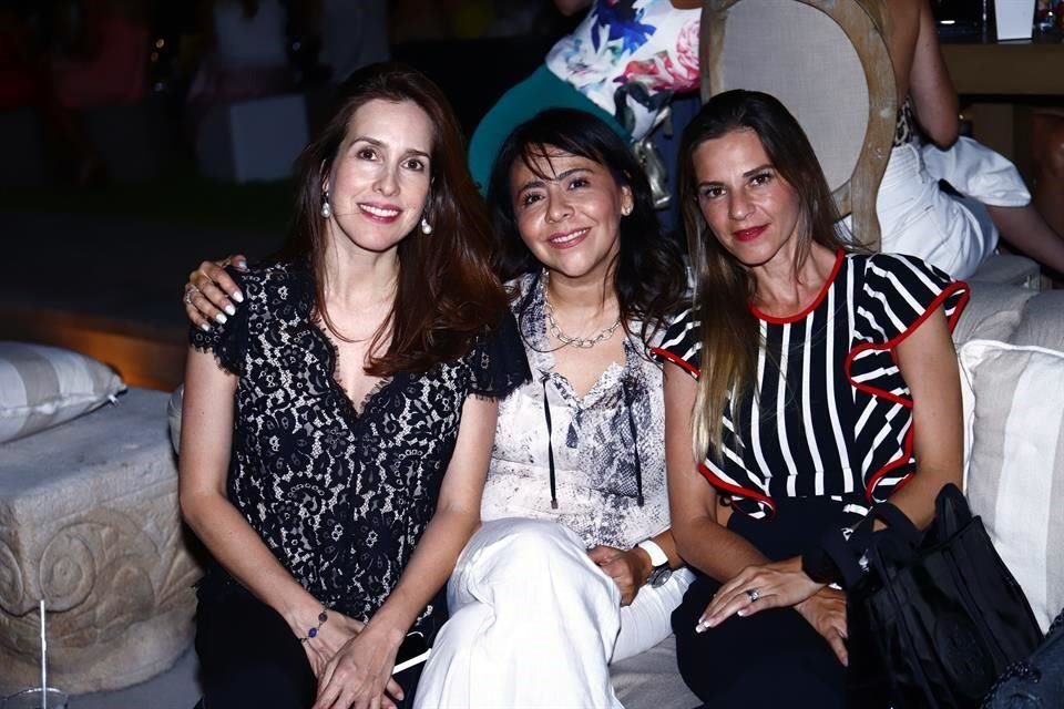 Karla Gracida de Ruiz, Giselle Rojas de Silverman y Eve Zaid de García