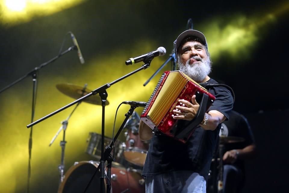 Podía estar en un evento vallenato o en una tocada de rock y siempre era bien recibido por los músicos y el público.