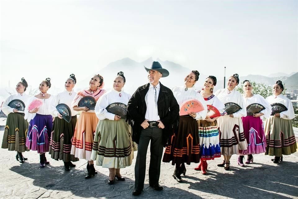 Jaime Guerrero es el fundador y director Ballet Folklórico Magisterial Nuevo León, Sección 21 de SNTE.