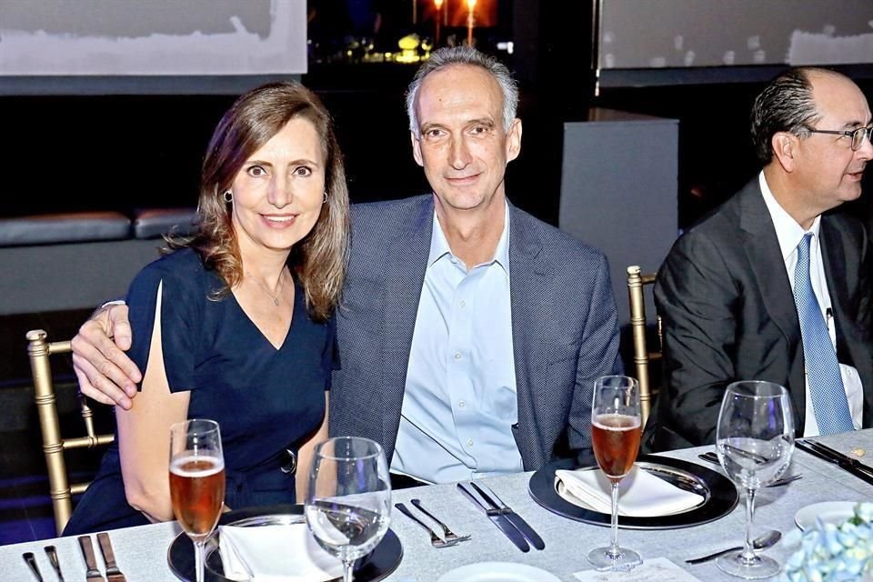 Alejandra Salinas de Del Valle y Ricardo del Valle