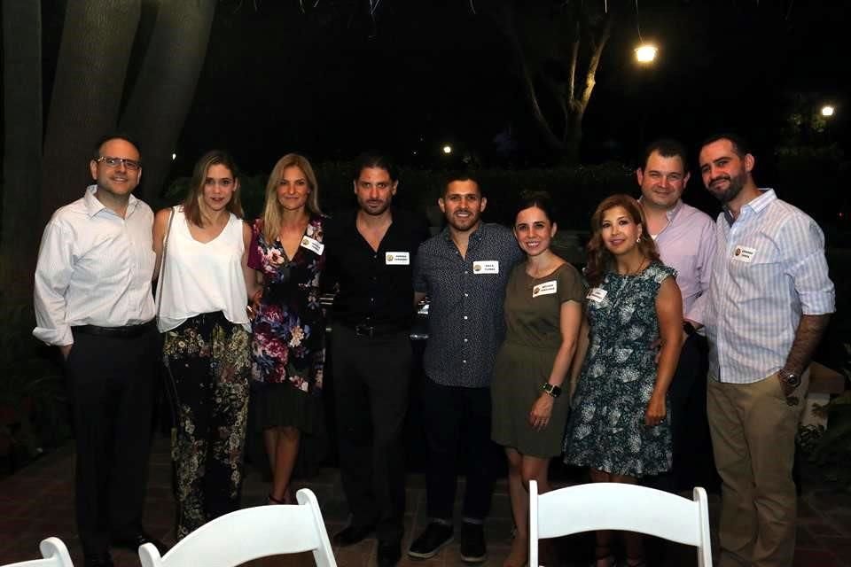 Mauricio Abud, Ileana Gómez de Abud, Daniela Flores, Marcelo Fernández, Érick Flores, Melissa Hinojosa, Leny Hernández de Saldívar, Ricardo Saldívar Gómez y Gerardo Garza