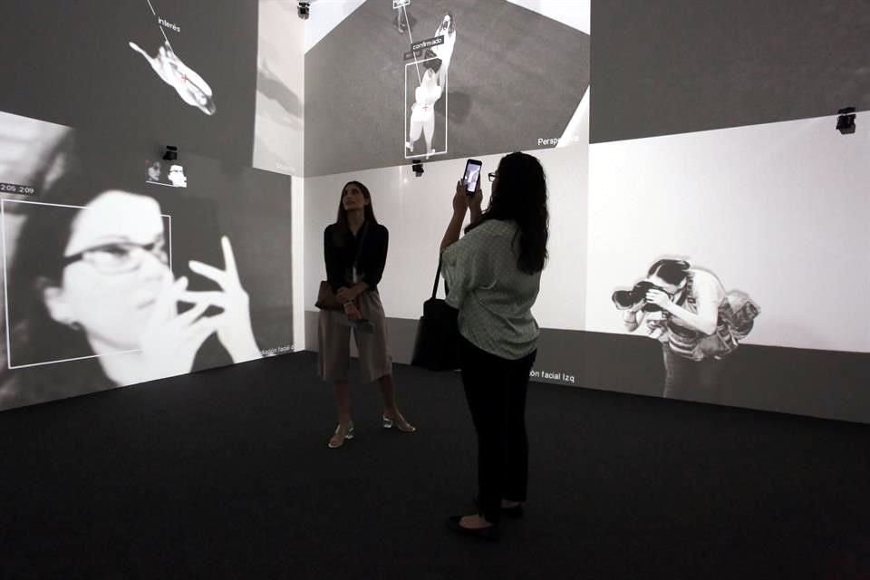 Durante el recorrido se pueden observar diversos instrumentos relacionados con la tecnología.