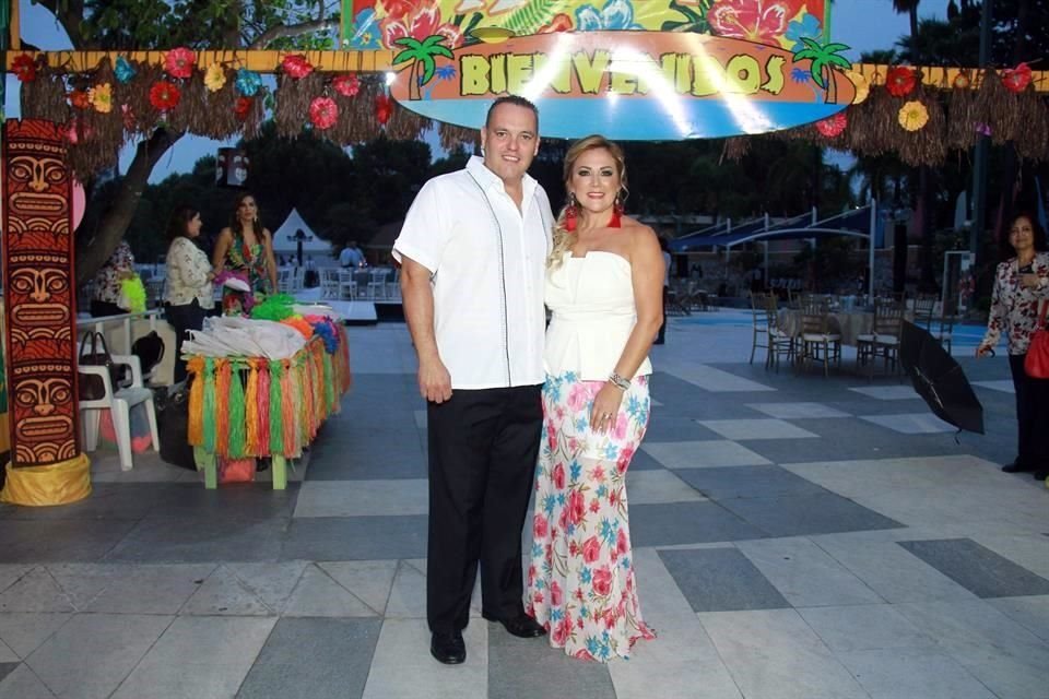 Sergio Elizondo Montemayor y Leticia Muñiz de Elizondo