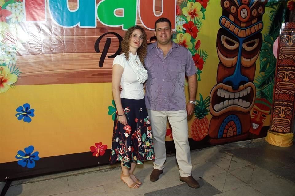 Anabel Escamilla de Escamilla y Alejandro Escamilla