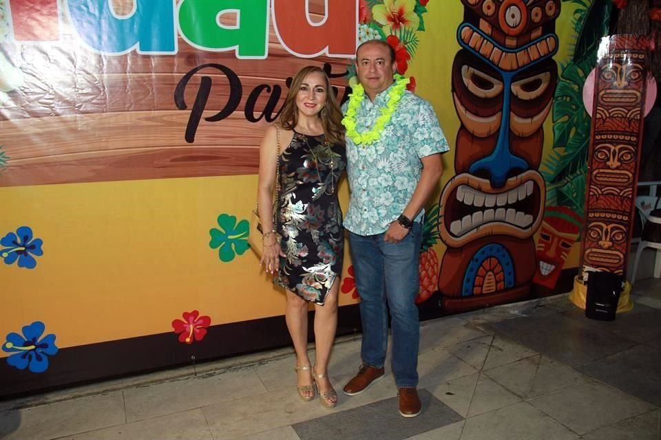 Paty de Garza y Ramiro Garza