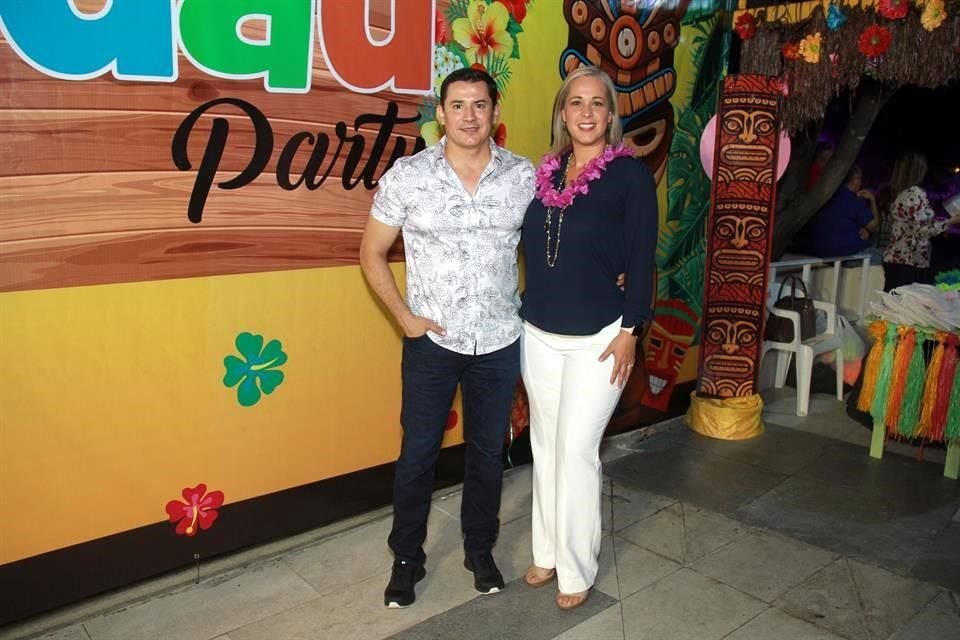 César Mercado y Jovana Osuna