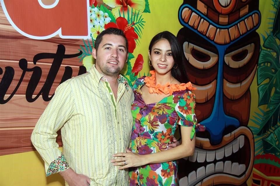 Javier Ildefonso Ballí Schiaffino y Nayelli Rocha de Ballí