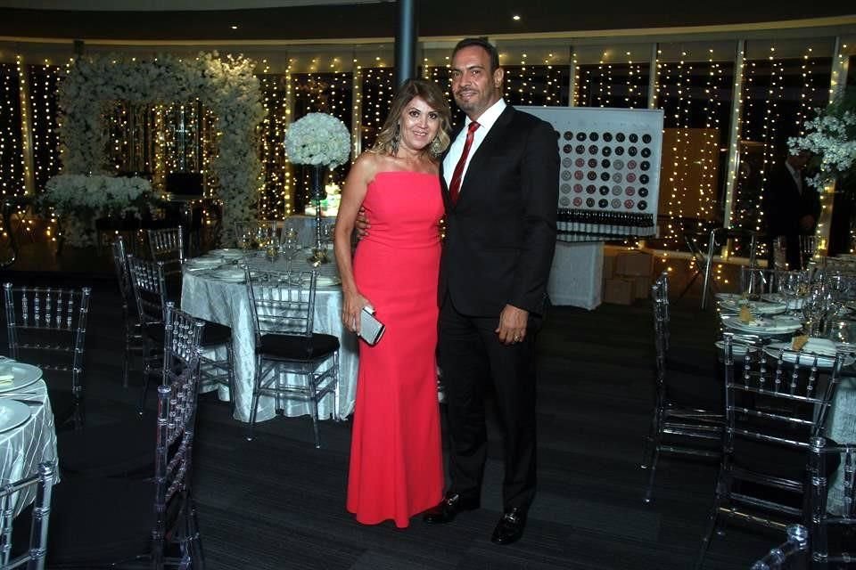 Dulce María Castro de Robles y Miguel Robles Villarreal