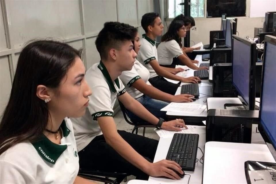 Los alumnos del Conalep podrán incrementar su preparación académica tomando cursos en línea.