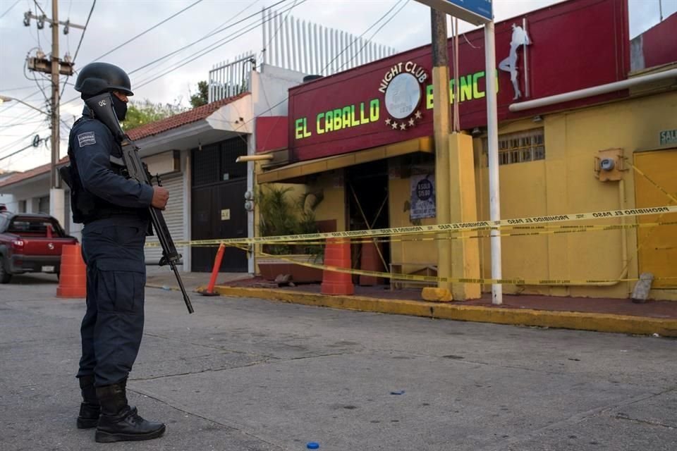 El ataque al bar El Caballo Blanco dejó 28 muertos.