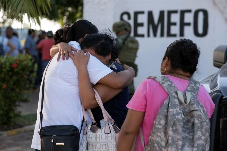 Del total de los cuerpos entregados, 25 estaban en el Semefo de Coatzacoalcos.