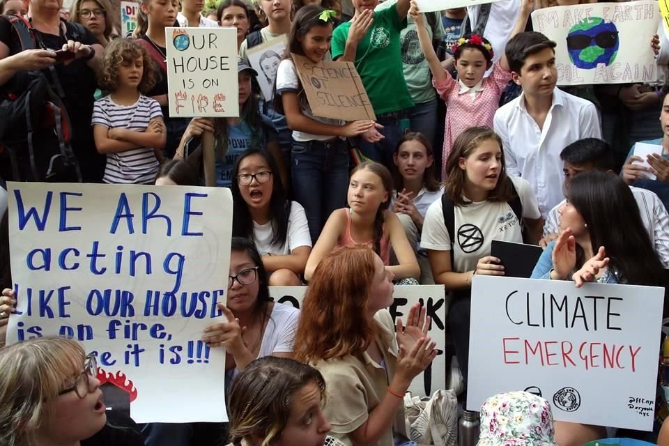 Greta Thunberg junto al movimiento Fridays For the Future.