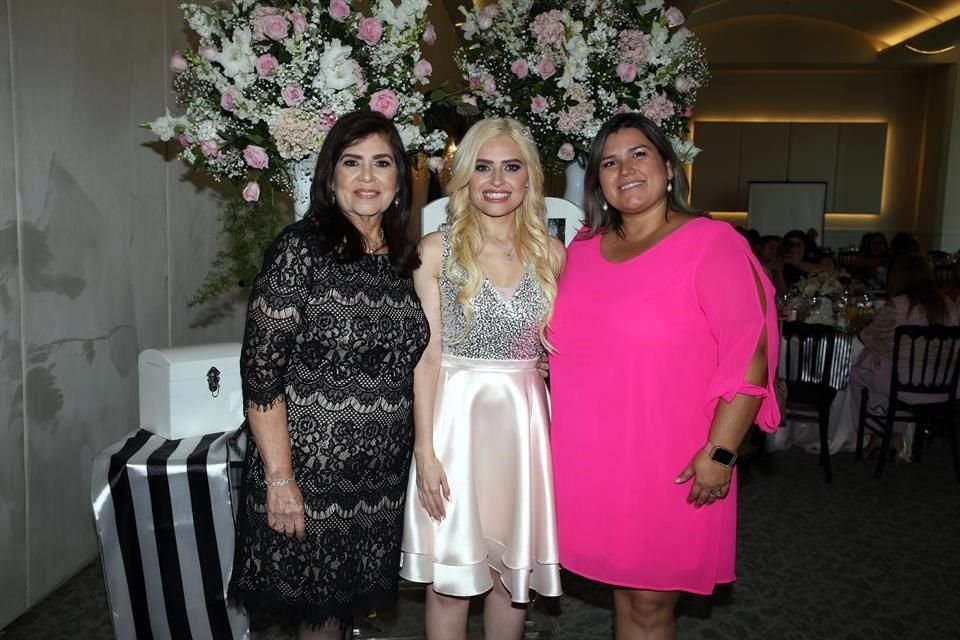 María Esthela Alaniz de Menchaca, Edith María Menchaca Alaniz y Laura Elisa Cantú de Menchaca