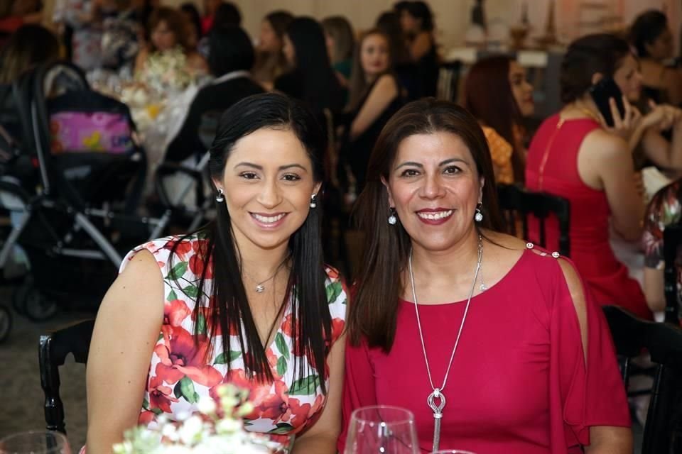 Noemi Villanueva y Claudia Avendaño