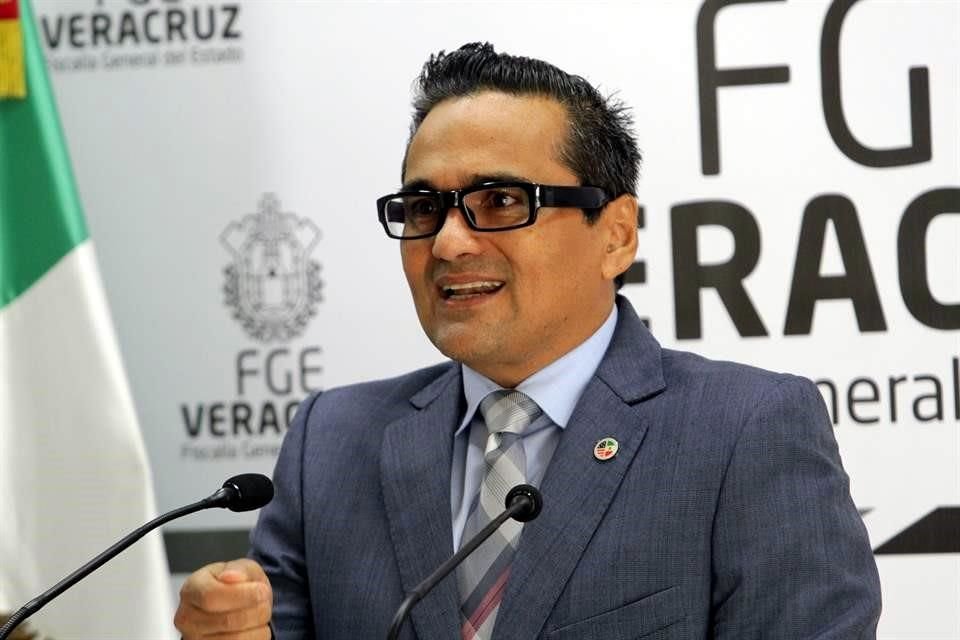 Winckler fue separado temporalmente del cargo de Fiscal General de Veracruz por el Congreso local.