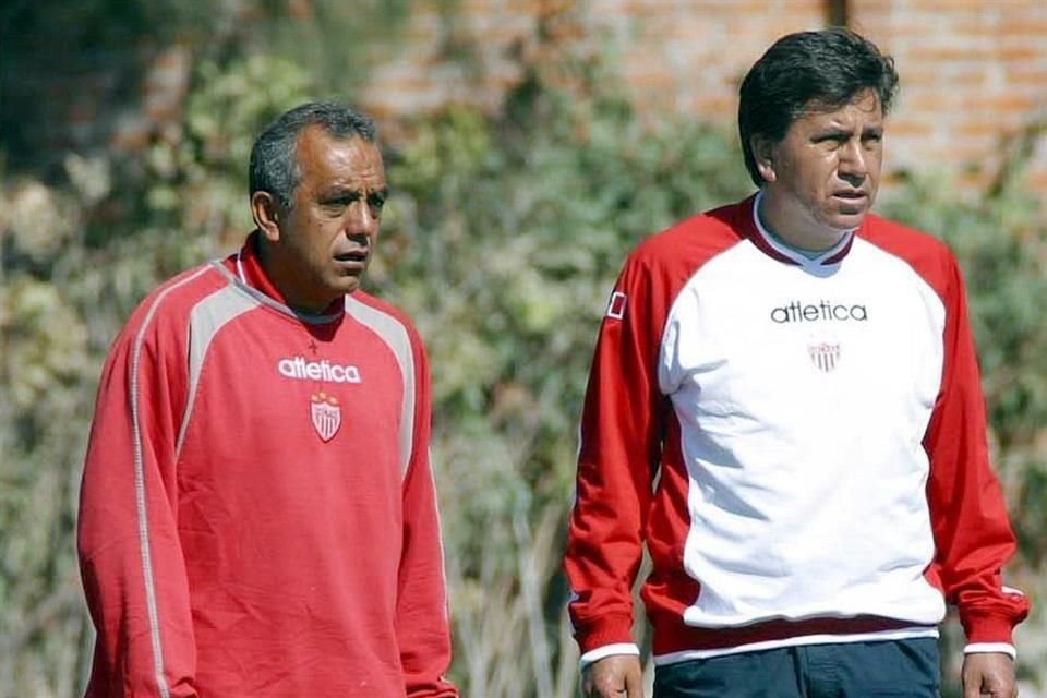 Enrique López Zarza fue auxiliar de Raúl Arias en el Necaxa.