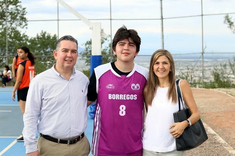 Guillermo González, Diego González Yamallel y Sandra Yamallel de González