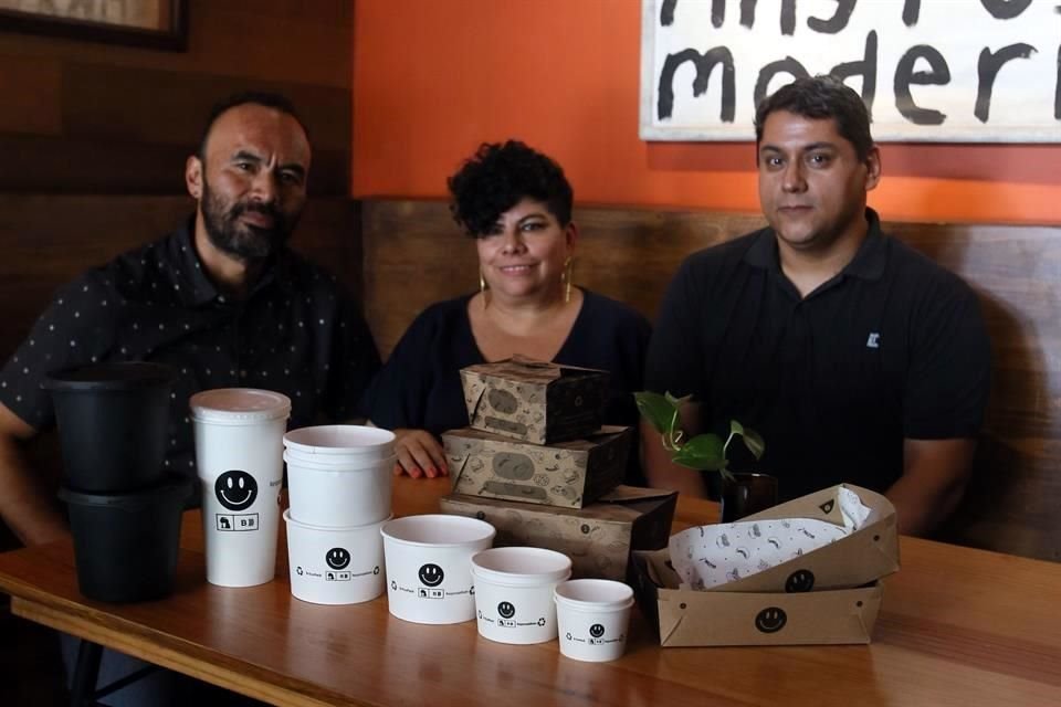 Con recipientes hechos con material reciclado, B-EcoPack busca disminuir el impacto ambiental en el uso de desechables en restaurantes.