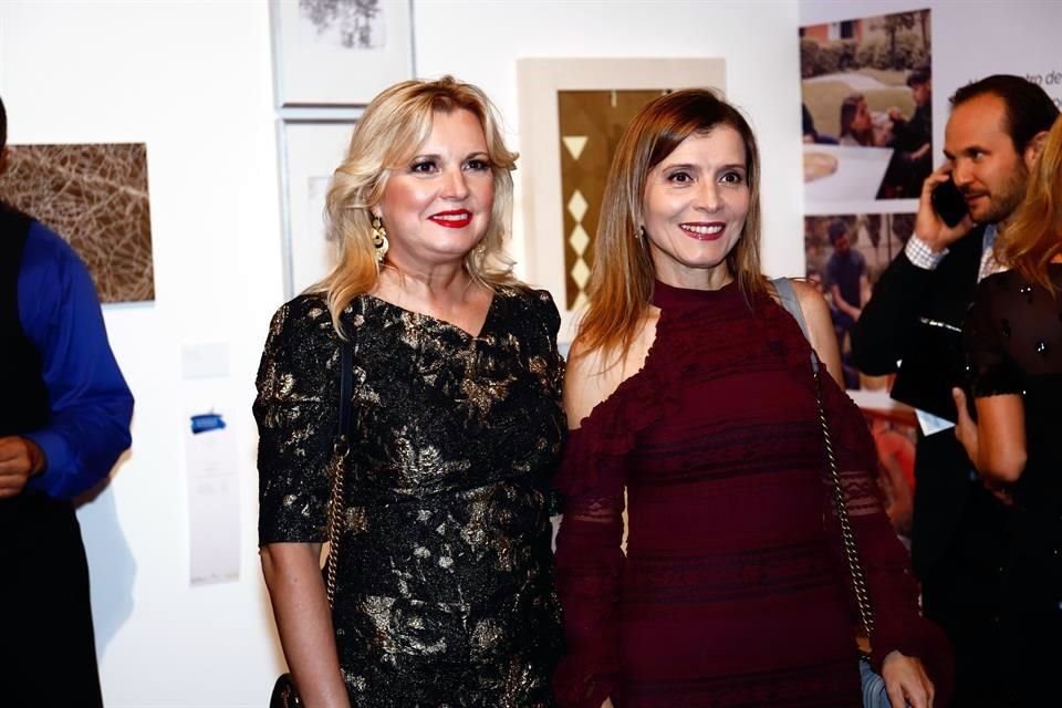 Paty Rodríguez de Coronado y Marcela Rodríguez de Ferriño