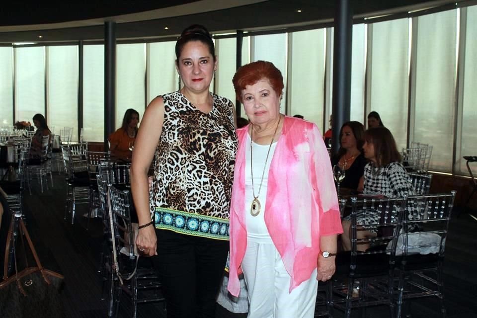 Soraya Flores y Margarita Amaya de Tamez