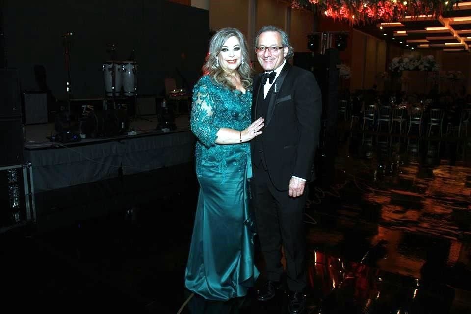 Rosa Idalia Treviño de Guajardo y Raúl Guajardo Guajardo