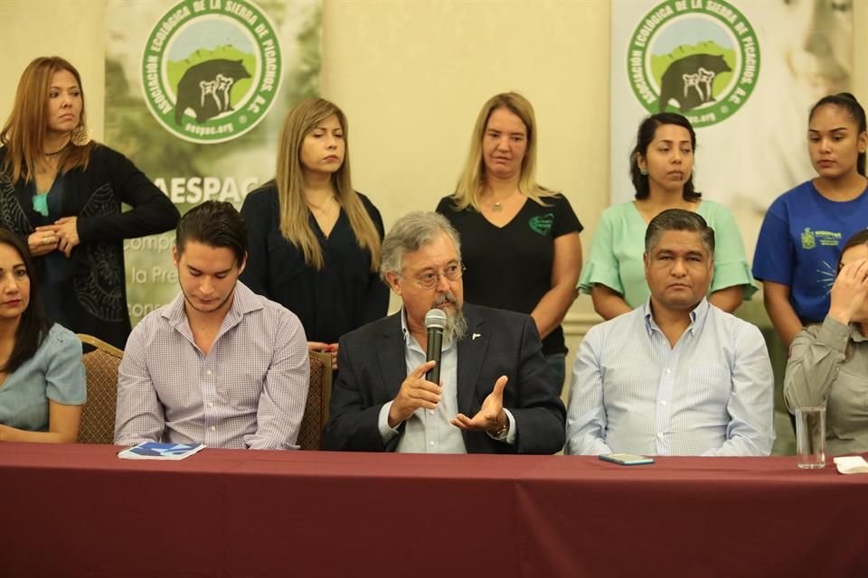 Alfonso Barragán, quien preside la Asociación, afirmó que están en peligro cientos de de sabinos que son centenarios por la falta de atención de gente experta en la materia.