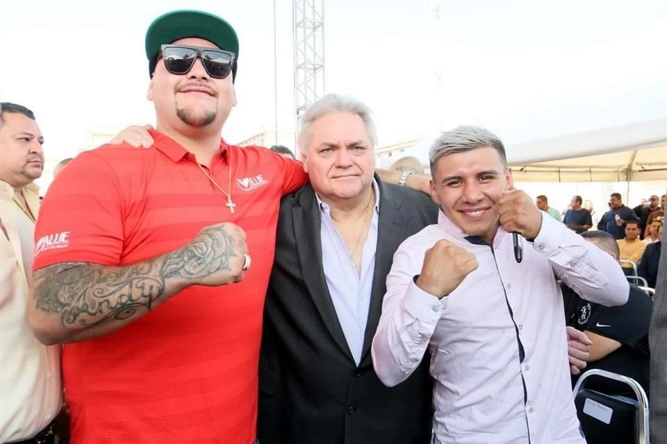 Andy Ruiz estuvo acompañado por el empresario Carlos Bremer y el pugilista Francisco 'Chihuas' Rodríguez.