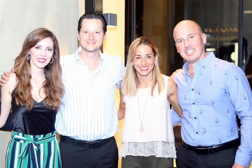 Fernanda Treviño de Welsh, Hernán Welsh, Paty de Morales y Fernando Morales