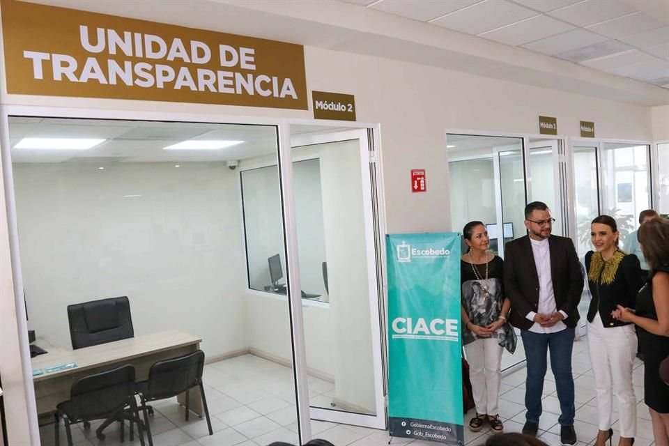Clara Luz Flores, Alcaldesa de este Municipio, sostuvo que buscan dar más información de lo que la Ley les permite.
