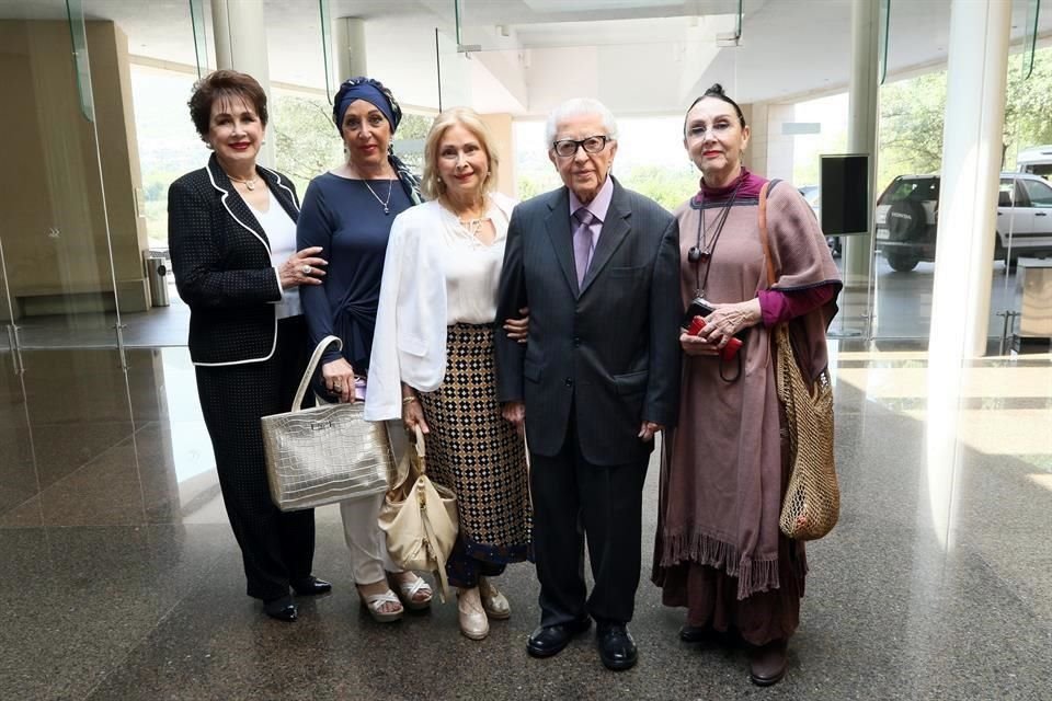 Olga Villarreal, Carmen de Marcos, Alejandro Chapa y Flor Lara